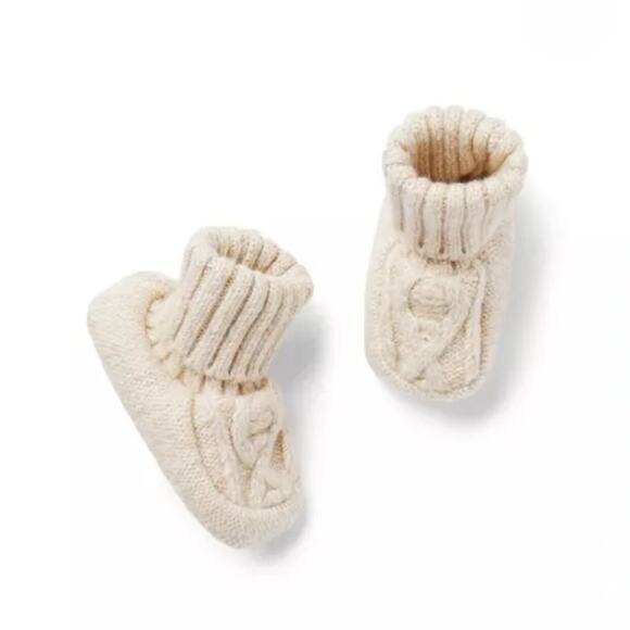 Janie and Jack Other - Janie and Jack NWT Cable Knit Baby Booties. Newborn